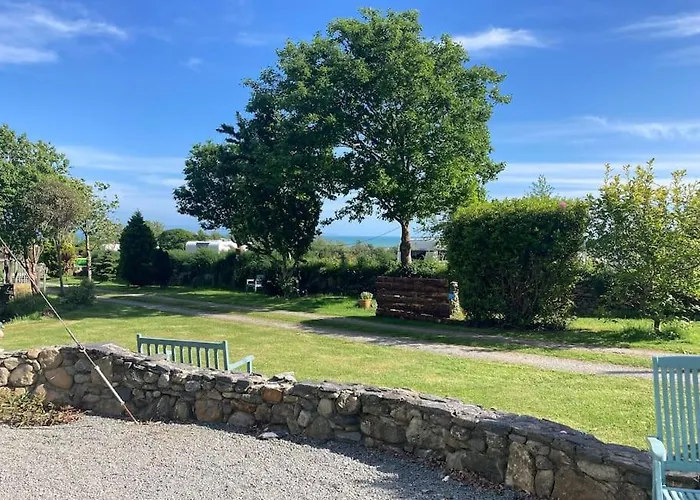 2 Bedroom Chalet In Chwilog On The Llyn Peninsula